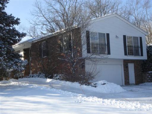 1302 Williamsburg Rd., Rockford, IL 61107