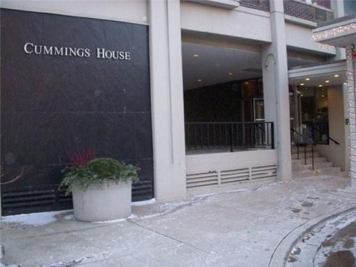 1360 N Sandburg Ter. #912, Chicago, IL 60610