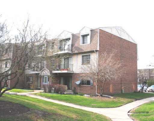 3254 Sanders Rd. #5C, Northbrook, IL 60062
