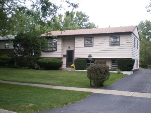 2404 Maple Ln., Rolling Meadows, IL 60008