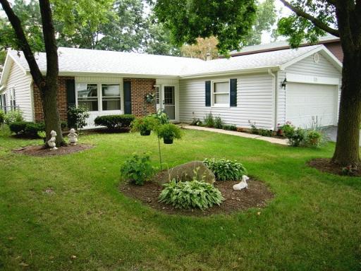 196 Coachlite Tr., Carol Stream, IL 60188
