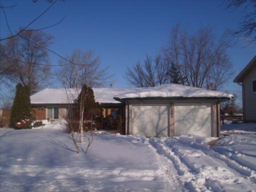 1758 Glen Lake Rd., Hoffman Estates, IL 60195