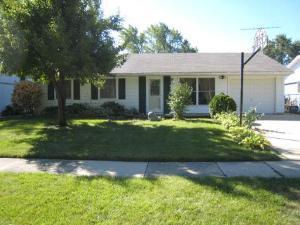 407 Audubon Rd., Streamwood, IL 60107