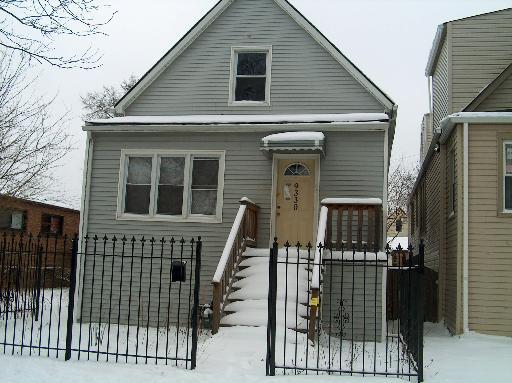 9330 S Paxton Ave., Chicago, IL 60617