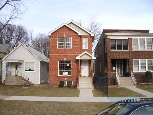 10207 S Charles St., Chicago, IL 60643