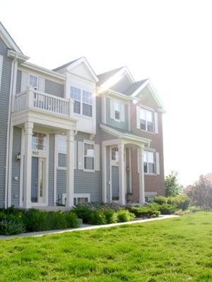 909 Emerald Ln., Pingree Grove, IL 60140