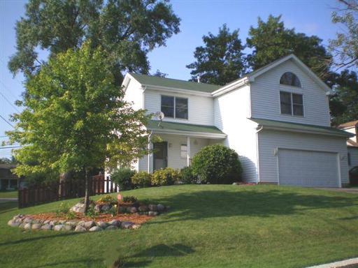 1001 Grant Pl., Wauconda, IL 60084