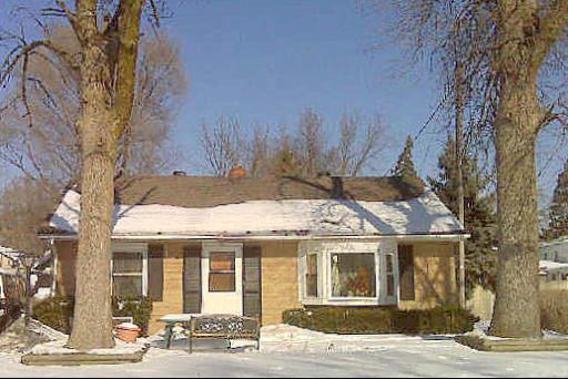 914 Ziegler Ave., Aurora, IL 60505