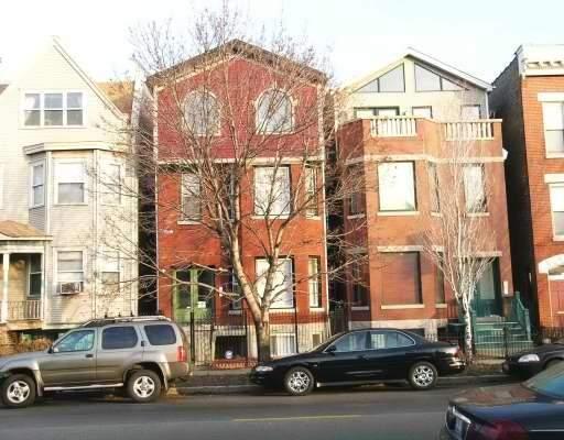 1322 W Diversey Pkwy., Chicago, IL 60614