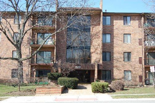 7510 Farmingdale Dr. #102, Darien, IL 60561