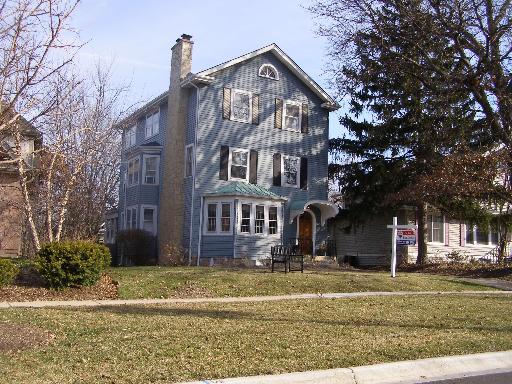 572 Phillips Ave., Glen Ellyn, IL 60137