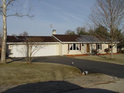 5863 Rural Edge Dr., Roscoe, IL 61073