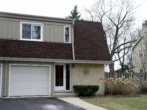 617 Maiden Ln., Glen Ellyn, IL 60137