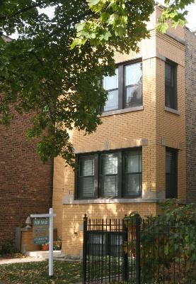 2156 W Barry Ave., Chicago, IL 60618