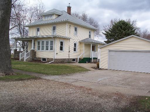 317 W Elm St., Manlius, IL 61338