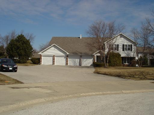 174 E Bluewater Ln., Vernon Hills, IL 60061