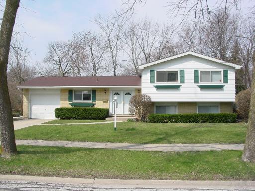 822 W Gettysburg Dr., Arlington Heights, IL 60004