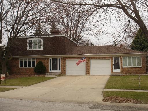 1680-2 Shamrock Ct., Aurora, IL 60505