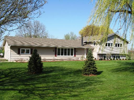 2480B Bristol Ridge Rd., Bristol, IL 60512