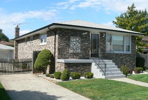 9928 S Menard Ave., Oak Lawn, IL 60453