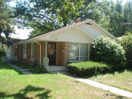 645 Iroquois Dr., Aurora, IL 60506