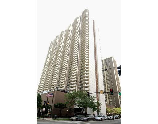 6033 N Sheridan Rd. #16D, Chicago, IL 60660