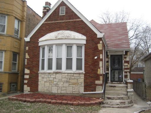 8155 S Crandon Ave., Chicago, IL 60617