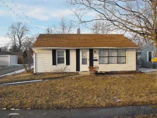 1021 E Taylor St., Dekalb, IL 60115