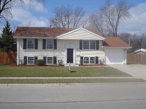 560 Belmont Dr., Romeoville, IL 60446