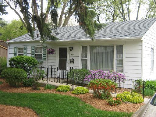 49 Hill Dr., Crystal Lake, IL 60014