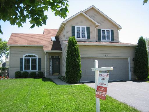 307 Magnolia Dr., North Aurora, IL 60542