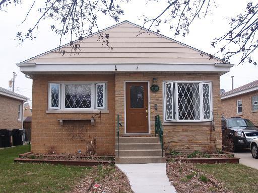 6138 W Eastwood Ave., Chicago, IL 60630