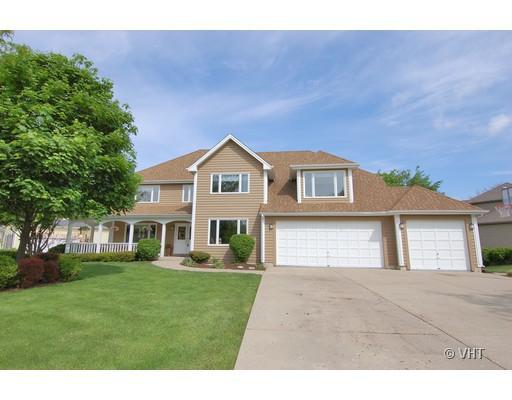 952 Wedgewood Dr., Crystal Lake, IL 60014