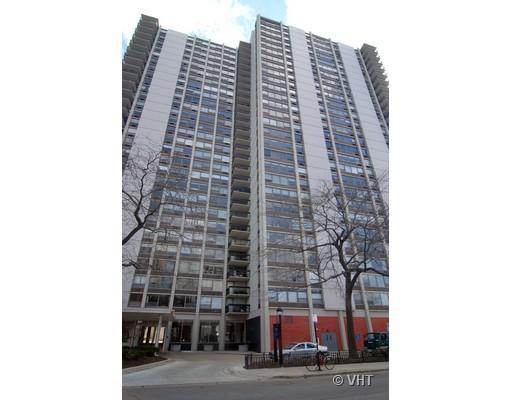 1360 N Sandburg Ter. #2203, Chicago, IL 60610