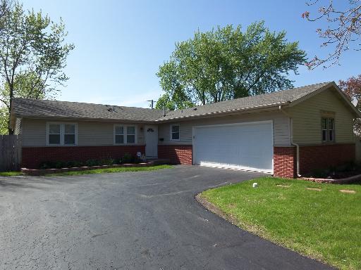 308 Oakwood Rd., Vernon Hills, IL 60061