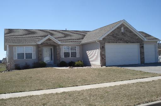 1304 Omega Circle Dr., DeKalb, IL 60115