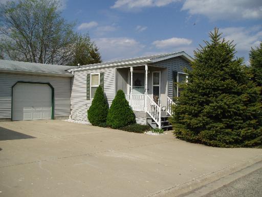 120 Cardinal Ln. #B, Sandwich, IL 60548