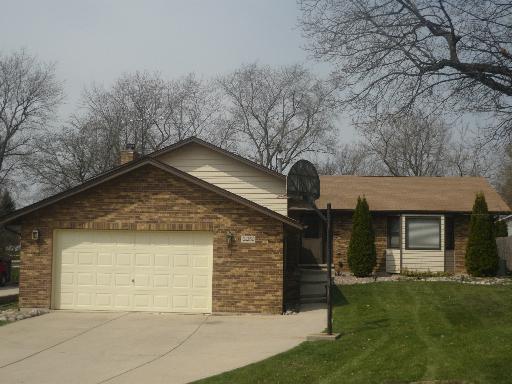 10S250 Skyline Dr., Burr Ridge, IL 60527