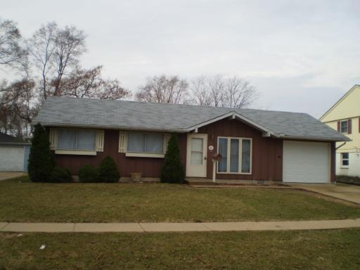 813 Surrey Dr., Streamwood, IL 60107