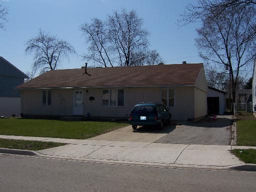 732 Geneva Ave., Romeoville, IL 60446