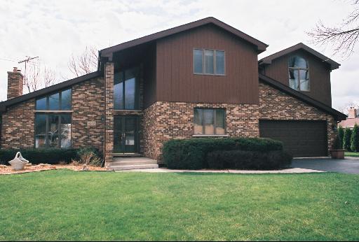 8202 Hess Ave., La Grange, IL 60480