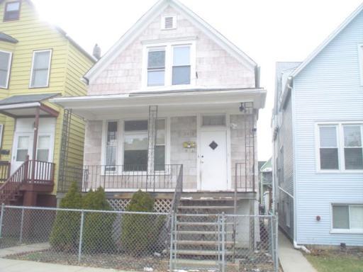 3818 N Sacramento Ave., Chicago, IL 60618