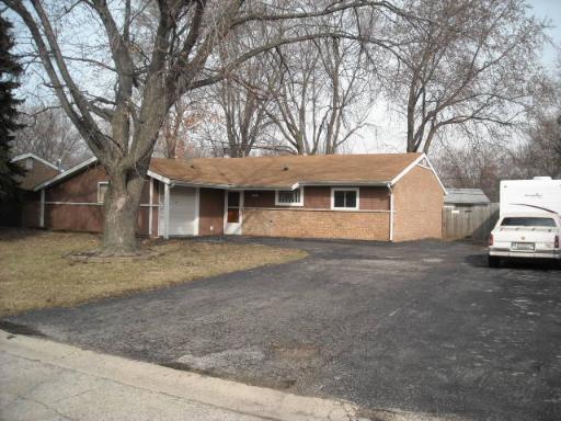 204 Harwood Dr., Bolingbrook, IL 60440