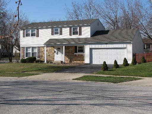 200 Covington Pl., Schaumburg, IL 60194