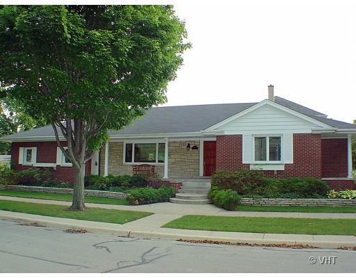 1046 N Forest Ave., Oak Park, IL 60302