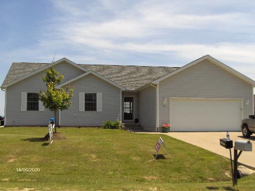 701 Clancy St., Dalzell, IL 61320