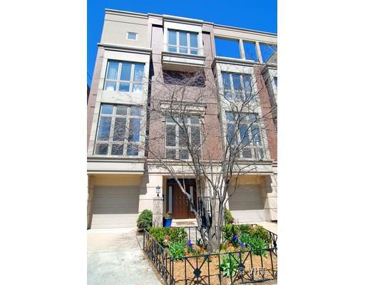 112 W Delaware St., Chicago, IL 60610