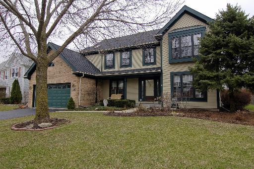 1541 Rutland Ct., Schaumburg, IL 60173