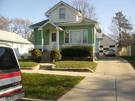 681 Chester Ave., Elgin, IL 60120