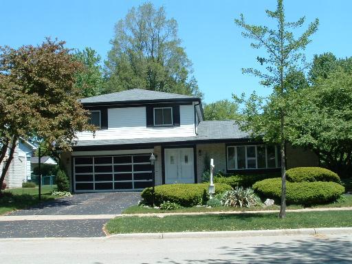 900 Quince Ln., Mount Prospect, IL 60056